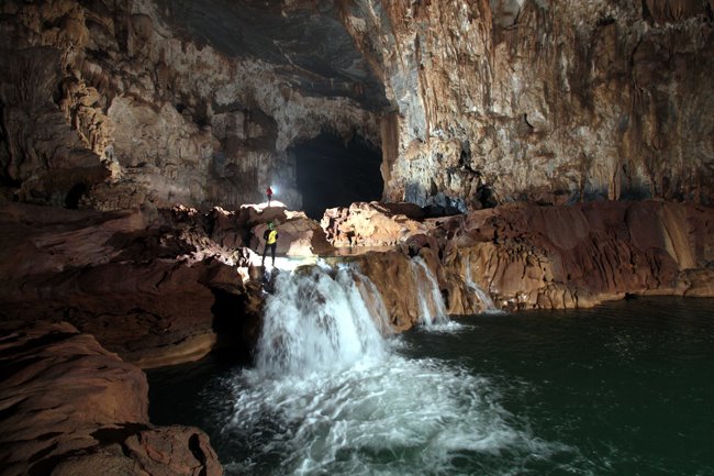 Tu lan cave tour from Hanoi