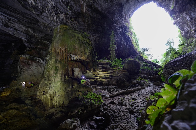 Hang Tien Cave