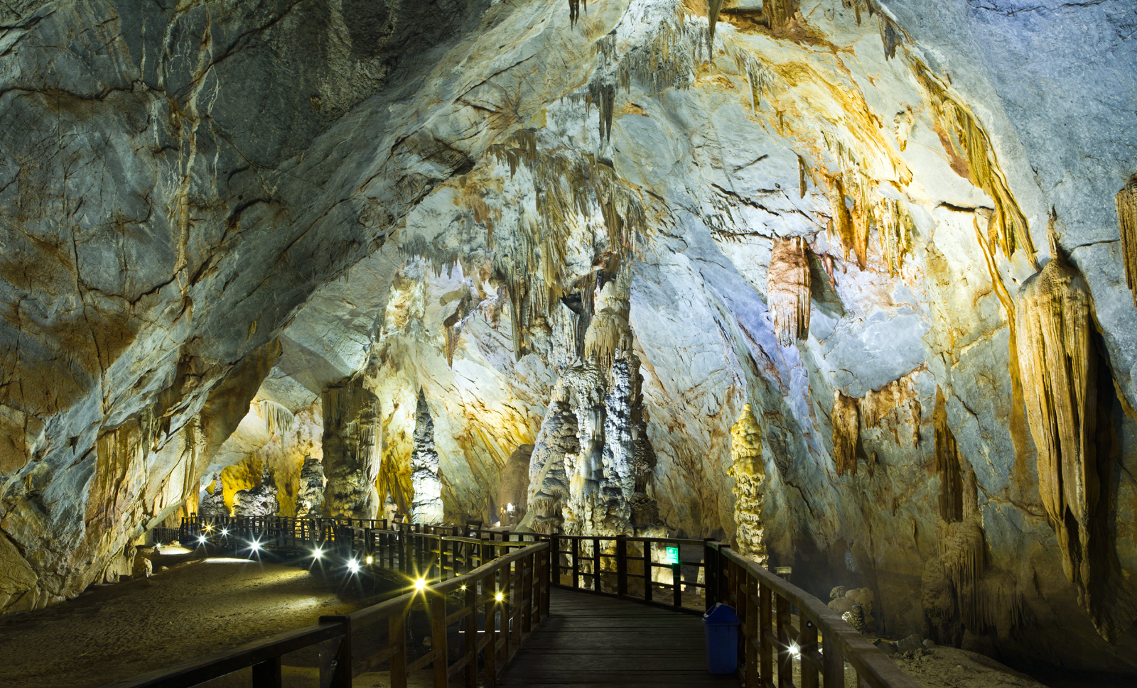  Phong Nha Cave